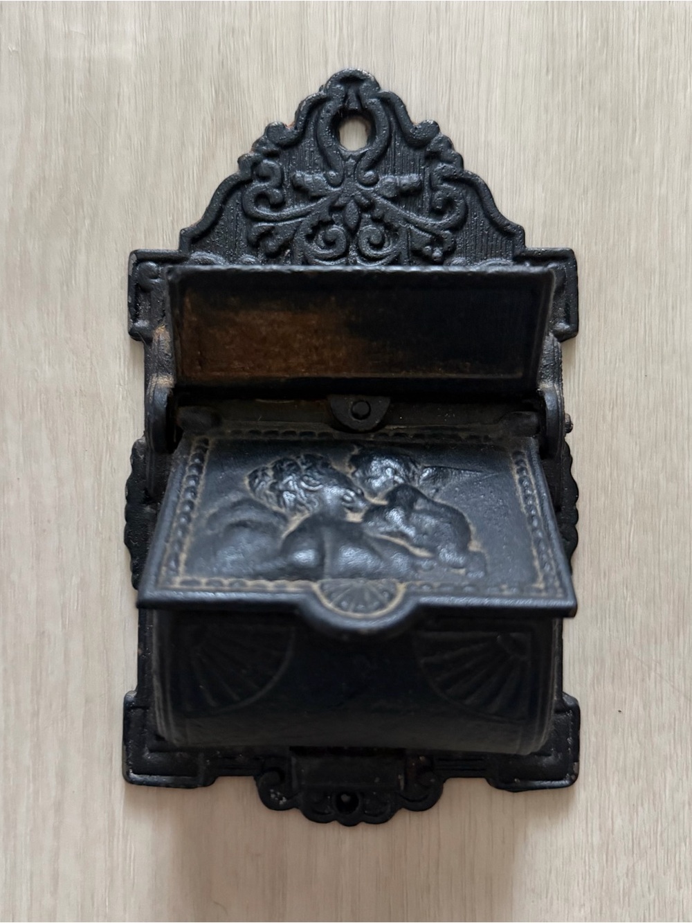 Antique CAST IRON MATCH HOLDER Wall Mount Safe Cherub Venus Kissing